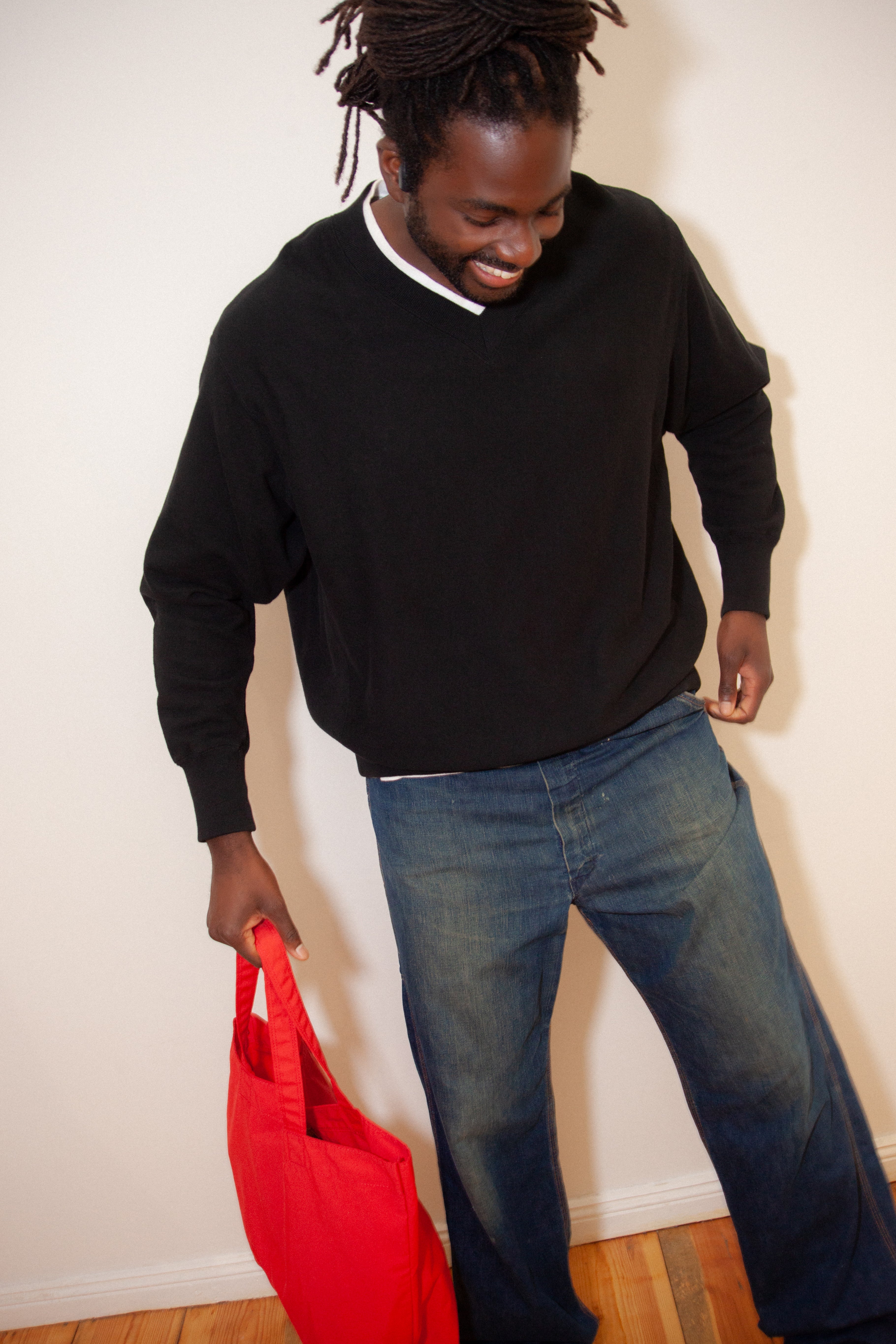 UNDERCOVER V-Neck Sweatshirt – Black