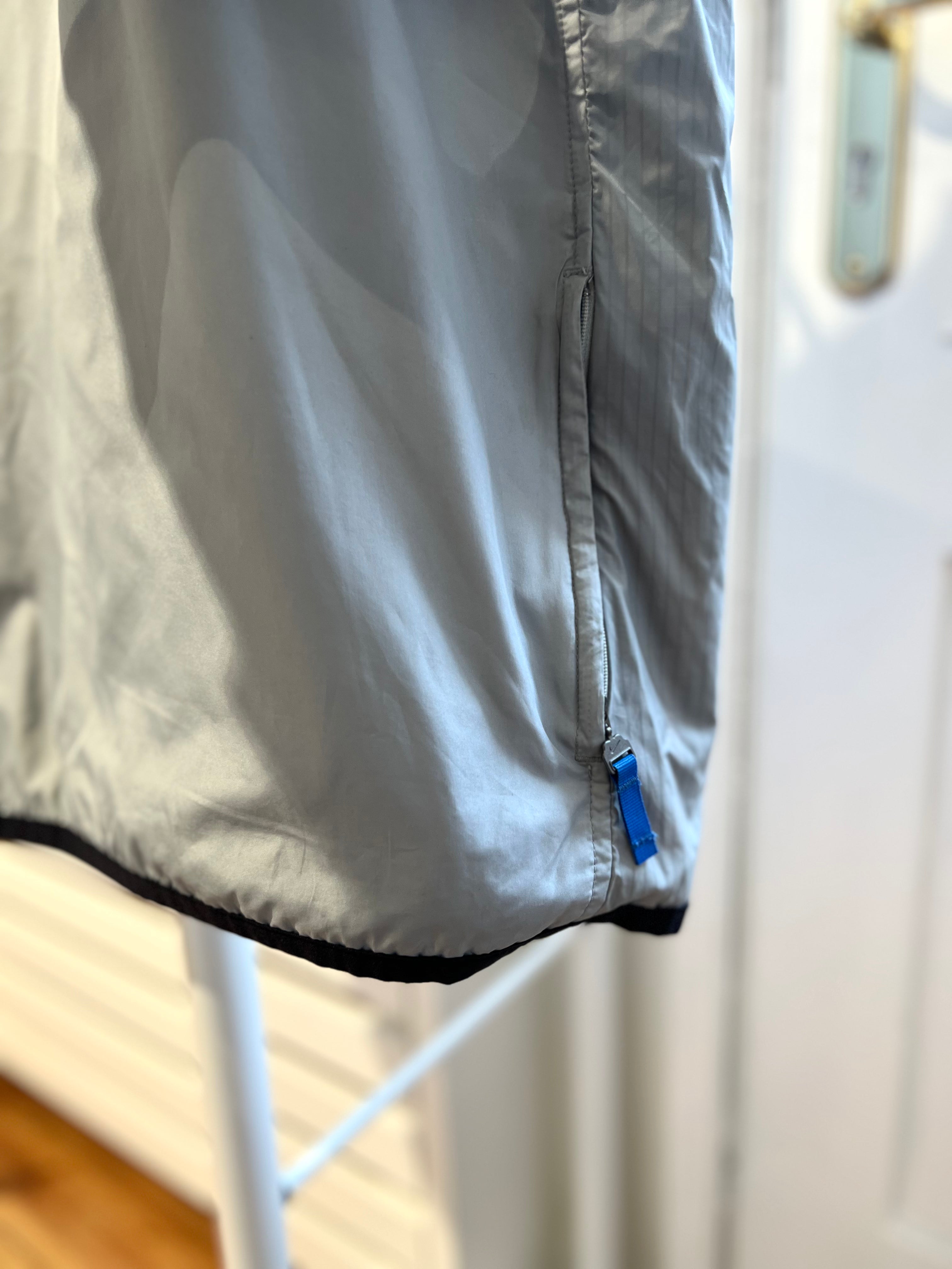 Nike lightweight half-zip jacket　