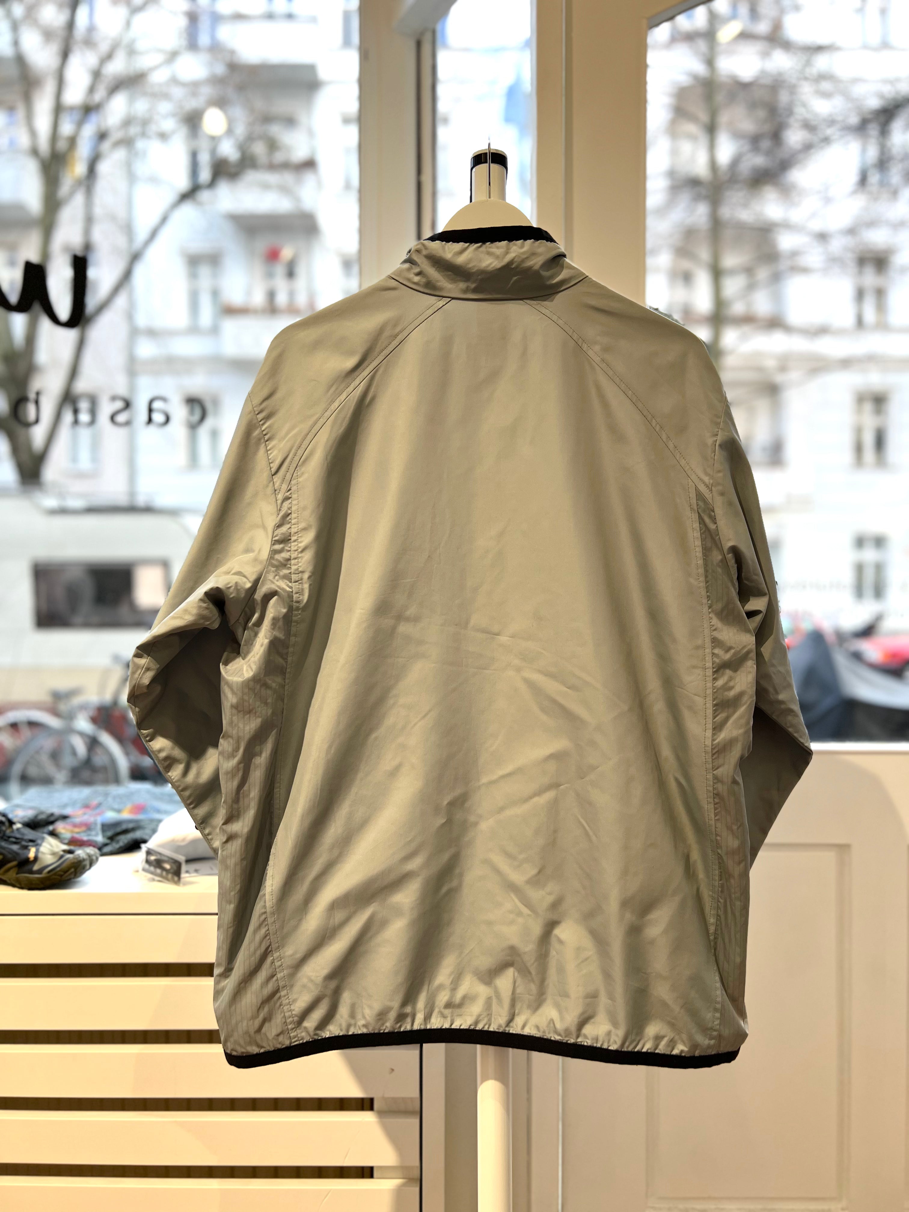 Nike lightweight half-zip jacket　