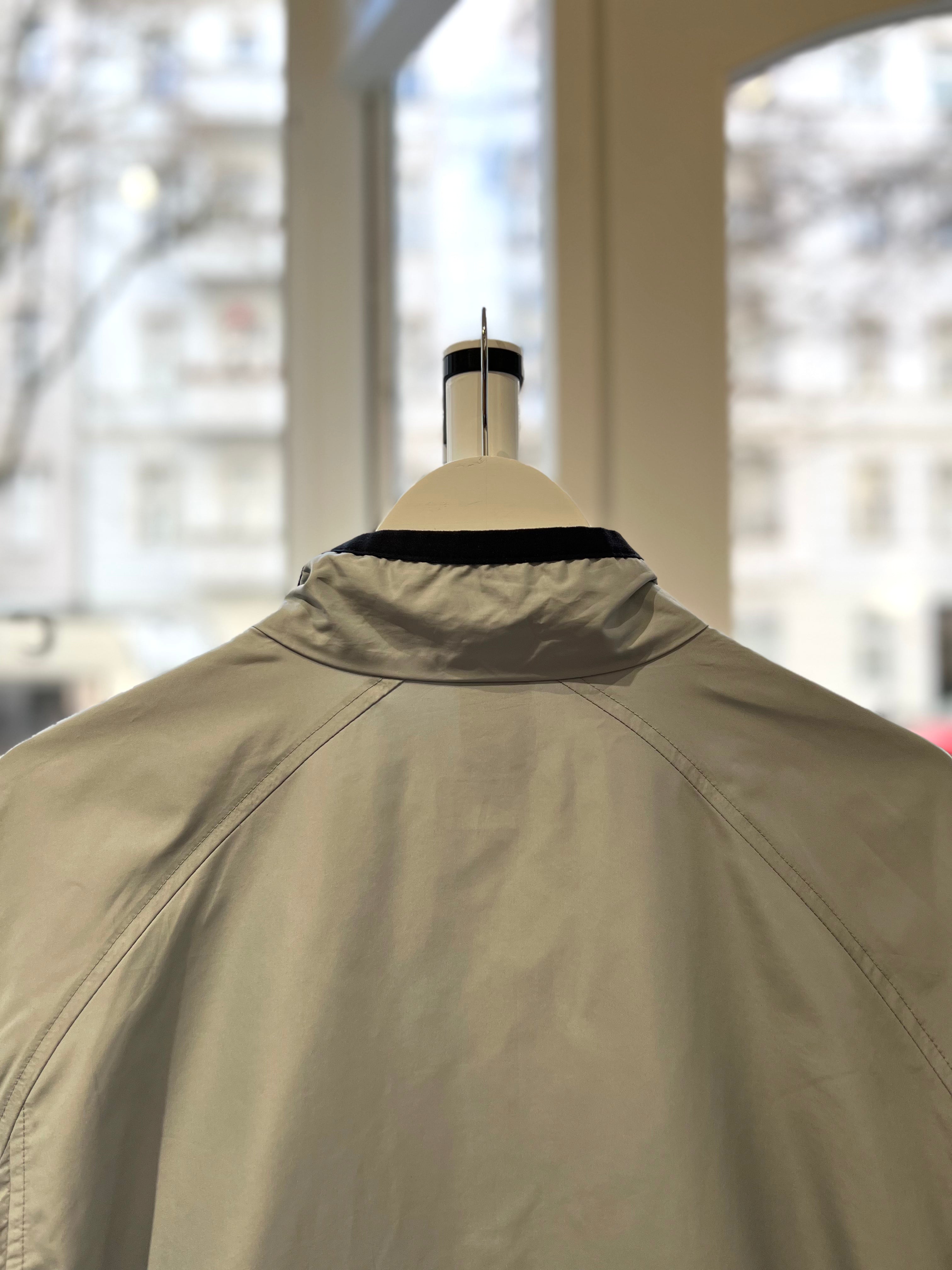 Nike lightweight half-zip jacket　
