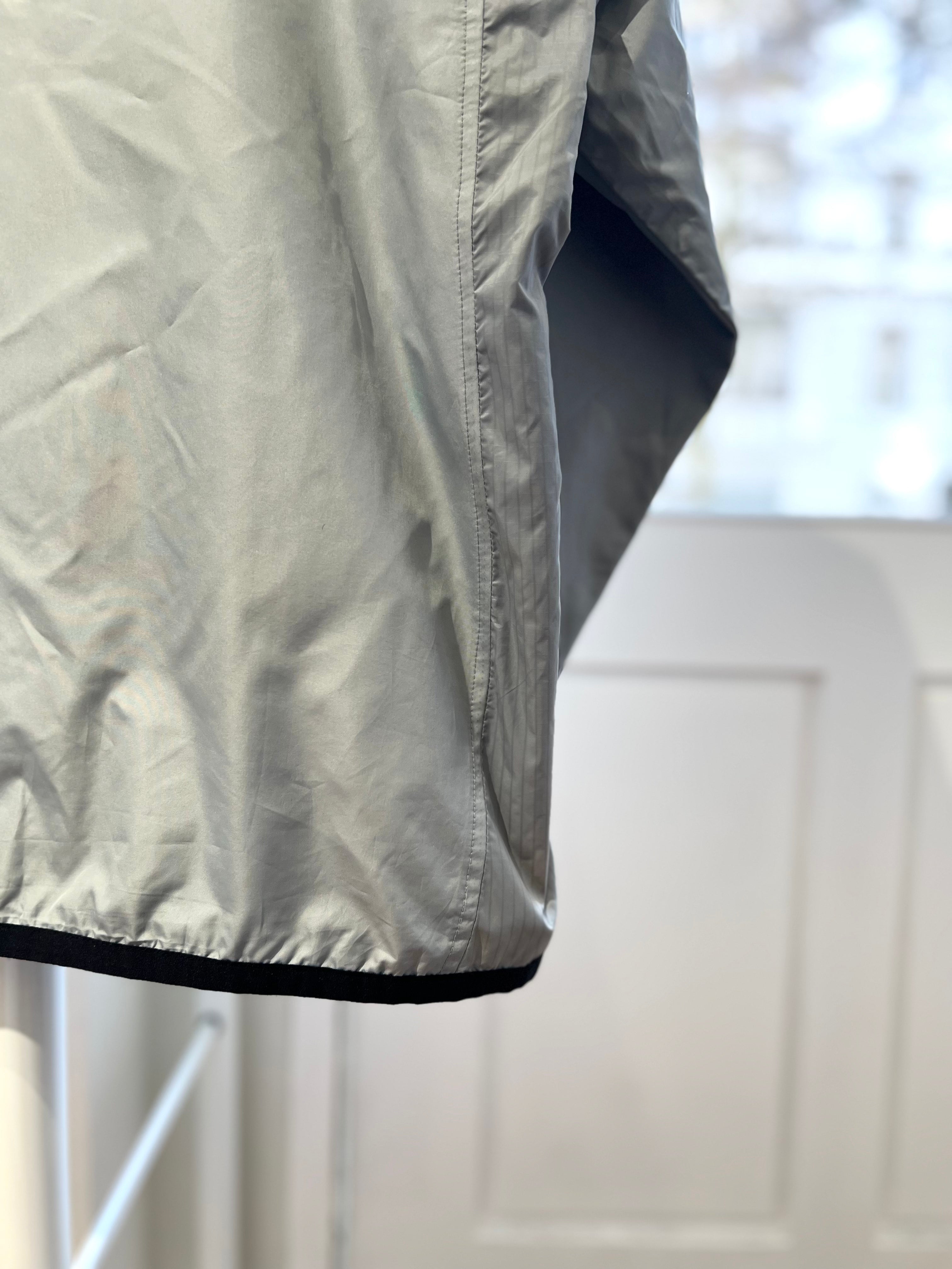 Nike lightweight half-zip jacket　