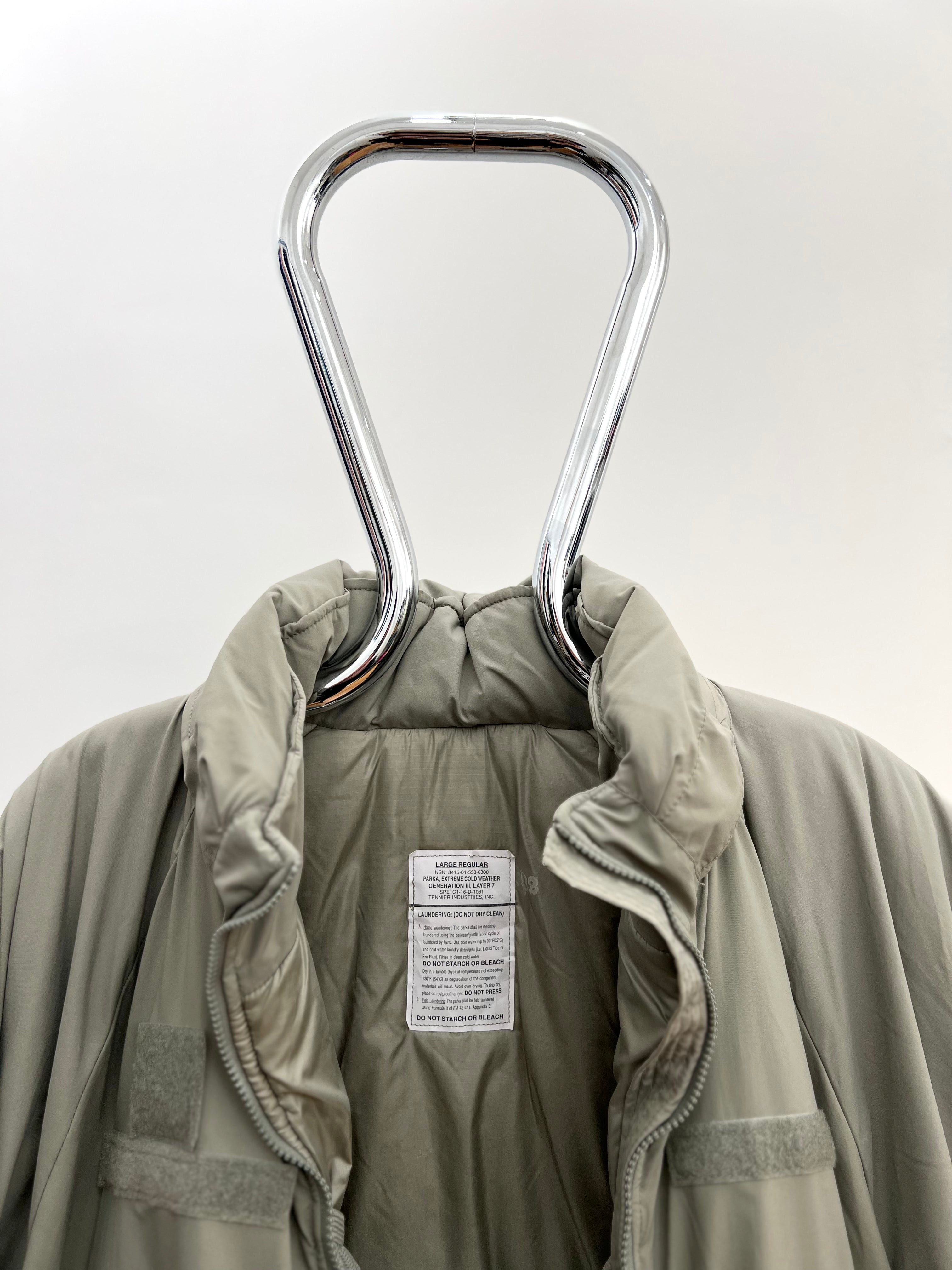 US Army ECWCS Gen3 Level 7 Jacket — Large Regular (2016)